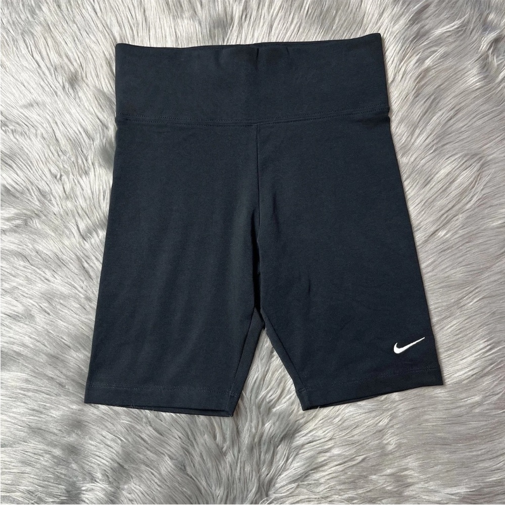 Nike Women’s Essential Black Bike Shorts Size Small